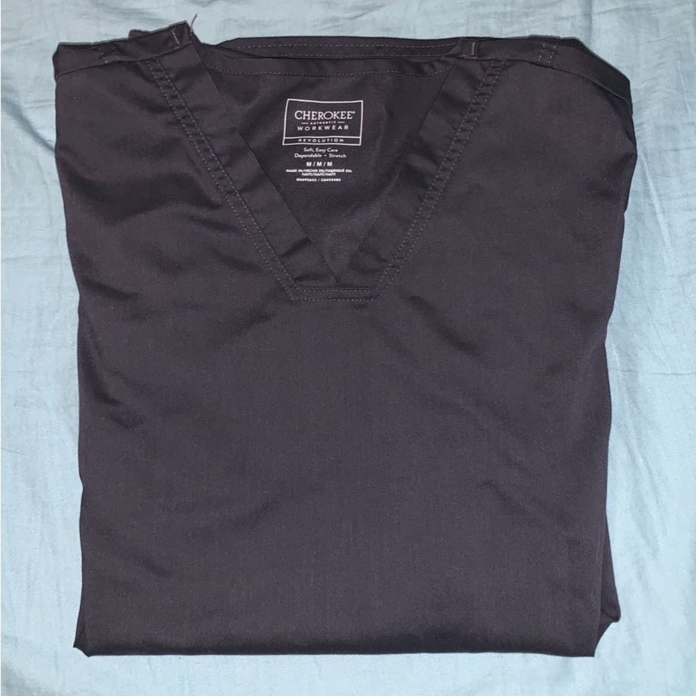 Cherokee Revolution Scrubs Size Medium Top and Bottom